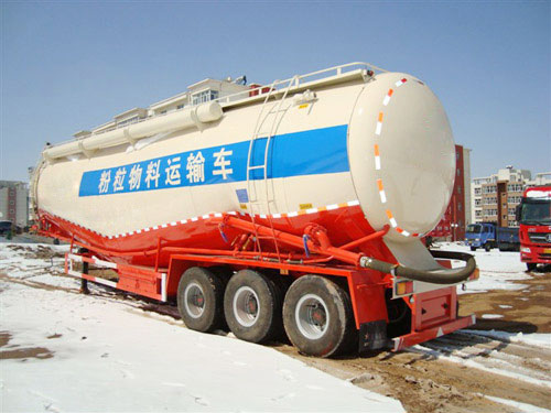 粉粒物料運(yùn)輸車